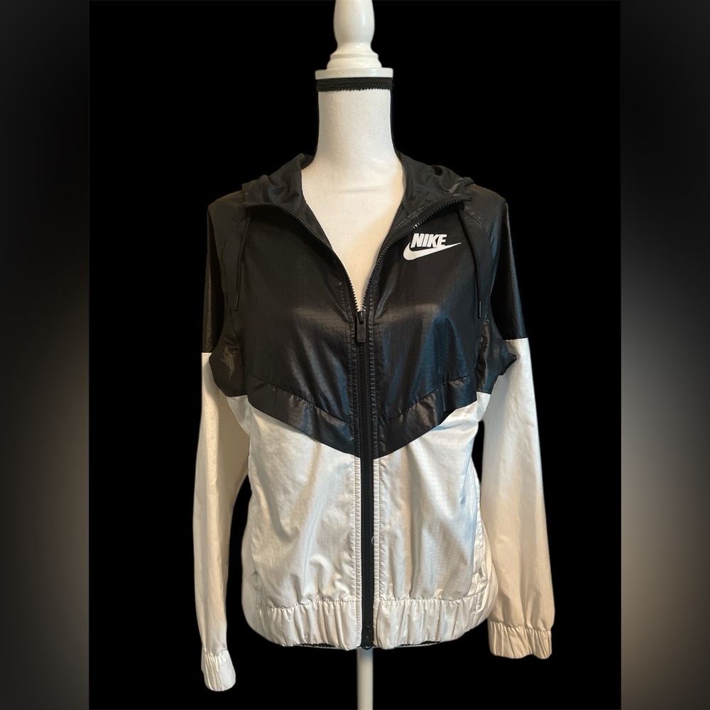 Nike Windrunner Jacket - image 4